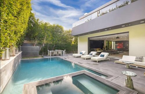 Melrose House | NEW Modern Oasis off Melrose - Rooftop - Pool