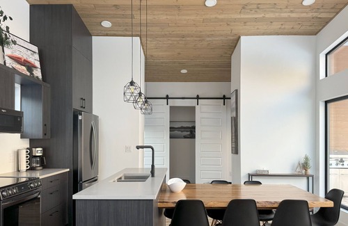 Wasagaming Cabin | *NEW* Modern Riding Mountain Retreat.