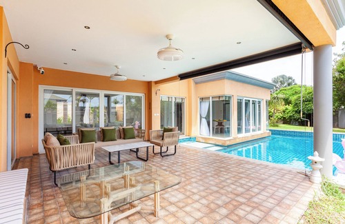 Nong Prue Villa | New Modern Thai Pool Villa Provides Car Rental