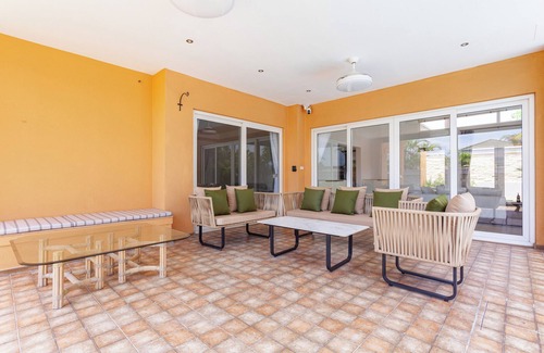 Nong Prue Villa | New Modern Thai Pool Villa Provides Car Rental