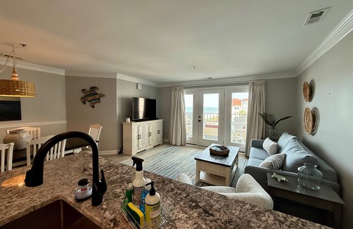 North Topsail Beach Condo | New Mom's Turtle Nest 2bd/2 bath in Villa Capriani