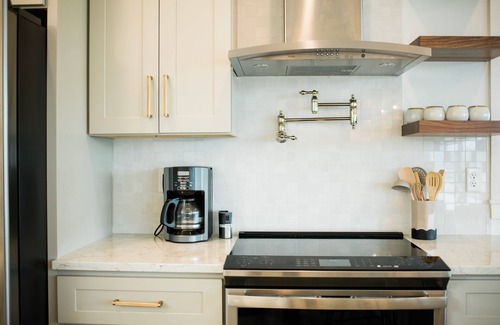 La Follette House | New Norris Lake Home with Private Heated Saltwater Pool and Hot Tub in Deerfield