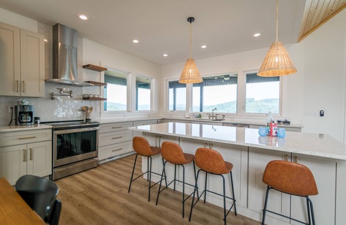 La Follette House | New Norris Lake Home with Private Heated Saltwater Pool and Hot Tub in Deerfield