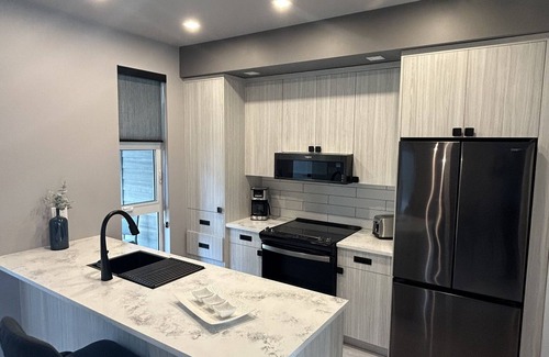 Regional District of Nanaimo House | NEW Ocean front 2bedroom 2.5 bathroom townhome w/pool & hot tub luxurious & new