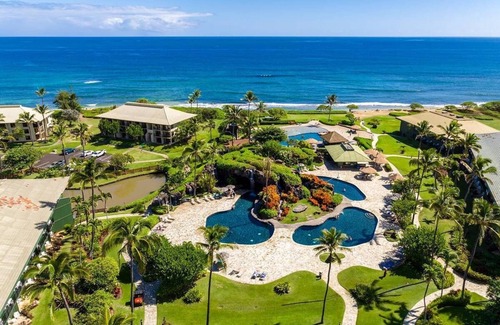 Hanamaulu Hotel | New! Oceanfront Resort. Pool Ocean View Lanai. AC. King Bed. Gym. Spa. Pool.