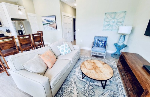 Corolla Light Condo | New Oceanside,Pool,Walk 2 the beach,No Stairs