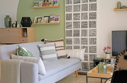 Aigialeia Apartment | New-olivaholidayhomes - Boho Studio +pool