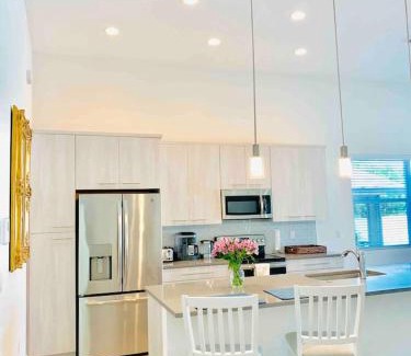 Naples Park House | NEW! Perfect Naples - HEATED SALTWATER POOL