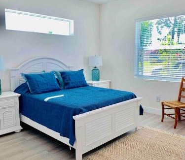 Naples Park House | NEW! Perfect Naples - HEATED SALTWATER POOL
