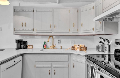 Gouldsboro House | NEW! Poconos - Big Bass 3BR 2BA Hot Tub/Game Roomn