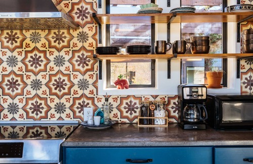 Driftwood House | NEW Pool, Fire Pit, Grill, Ping Pong, Views on Stunning 5-Acre Retreat!