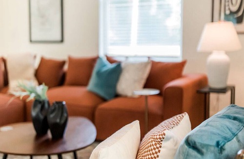 Cincinnati House | NEW! Pool, Hot tub, Firepit, Game Room, 8 min 2 DT