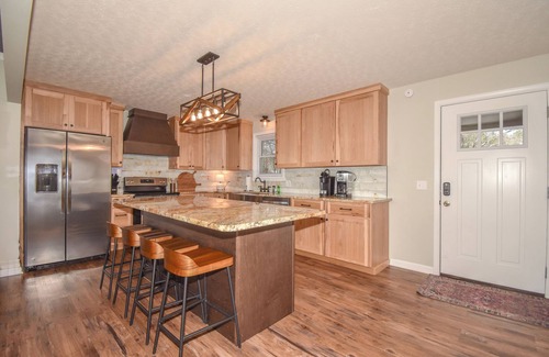 Jacksons' Gap House | New! Reel Getaway by Big Fish Real Estate Group at Lake Martin