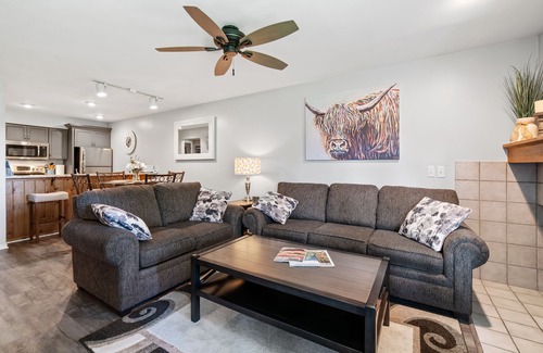 Harbor Springs Condo | *NEW!* Relaxing Retreat with Amenities Galore!