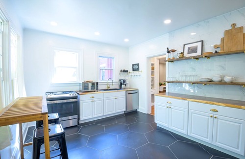 Covington House | New! Renovated historical home~5mins~Cincinnati