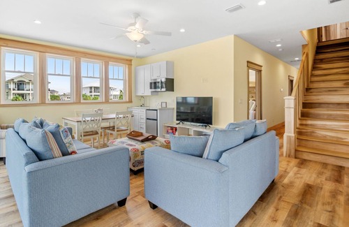 Toilla Segunda House | NEW Rental! Casa De Madera - Private Pool Beach Home - Sleeps 16