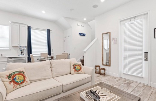 West Kissimmee Cottage | NEW Resort 2 Bed Pool Cottage - King Bed on First Floor