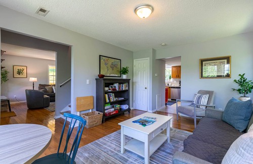 West Jefferson Cabin | New River Overlook! 10 mins to West Jefferson, 1 mile to New River State Park