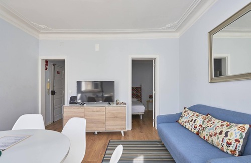 Alfama House | NEW! River View Elegant Apartment - Historical Lisbon