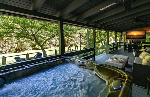 East Ellijay Cabin | $NEW$Riverhouse on the Cartecay*Tubing~RiverFront