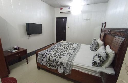 PECHS Apartment | New Royal Palace Inn