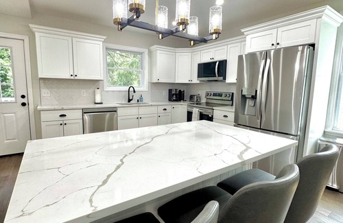 Ballston Spa House | NEW Saratoga Getaway! 4-bedroom house near Racetrack in village of Ballston Spa