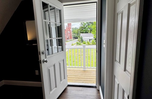 Ballston Spa House | NEW Saratoga Getaway! 4-bedroom house near Racetrack in village of Ballston Spa