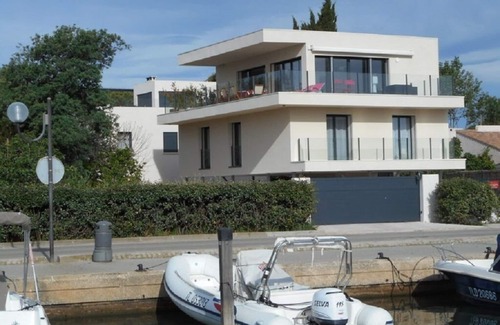 Miramar Villa | NEW SEASIDE VILLA SLEEPS 10 WITH SWIMMING POOL AND AMAZING VIEW