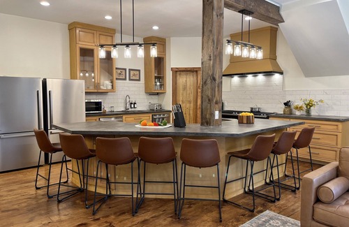 Freetown Cabin | NEW! SECLUDED w/htd pool! 16ac w/hot tub, fire pit, arcade, pond& theater room!