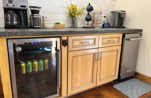 Freetown Cabin | NEW! SECLUDED w/htd pool! 16ac w/hot tub, fire pit, arcade, pond& theater room!