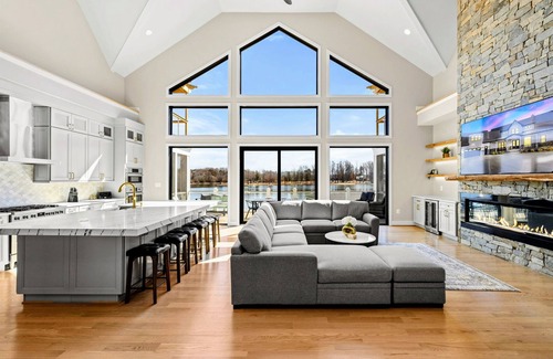 Mineral House | NEW Serene Lakefront Lake Anna, Beach, Dock, Pool