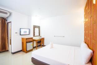 Chana Songkhram Hotel | New Siam Palace Ville Hotel