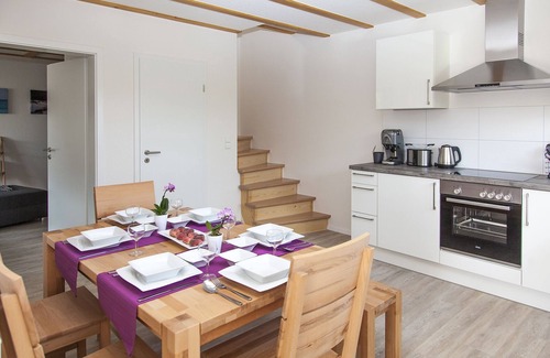 Schwanau House | New, spacious apartment close to Europa-Park Rust for 7 guests