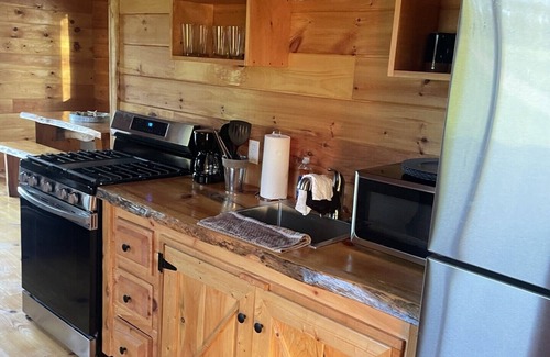 Wilton Cottage | New spacious-charming one bedroom cottage with loft at Wilson Lake Country Club