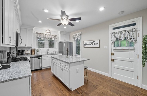 Mehlville House | NEW! St. Louis Retreat with Game Room & Yard