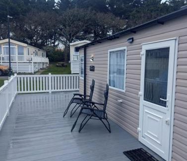 New Forest District Resort | NEW STYLE HOLIDAY HOME, quiet location at Award winning Shorefield Country Park - ENTERTAINMENT PASSES INCLUDED!