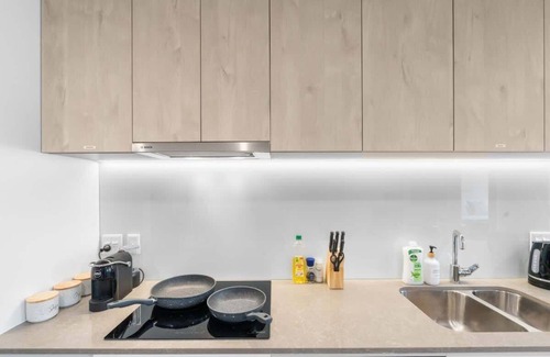 Nundah Apartment | New Stylish Nundah Retreat Free Parking/Netflix