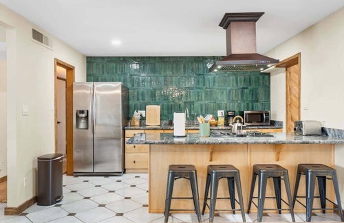 Tempe House | *NEW* Tempe Family Pool Oasis - 4BR + Pool Table