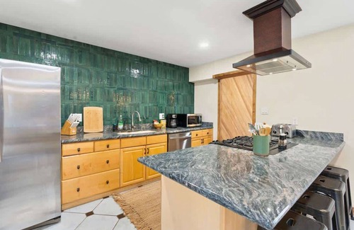 Tempe House | *NEW* Tempe Family Pool Oasis - 4BR + Pool Table