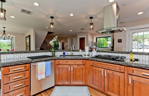 Grand Junction House | NEW! The Beatrice Estate (7-Bedroom) with Pool - Pets Allowed