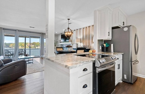 Rockwell Condo | NEW! The Boaty Hole - Boat Slip Included!