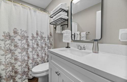 Peter Pan House | NEW The Starlight Cottage, BBQ & Patio!