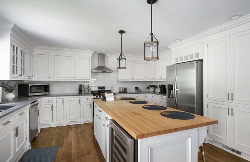 Skaneateles House | New to Rental market-3 Bed/2.5 Bath-Pet Friendly!