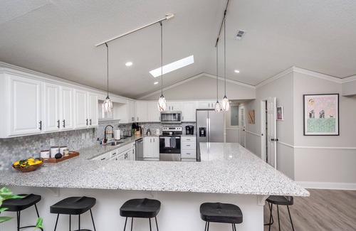 Waterloo House | ✨New to VRBO✨ Lakefront Getaway: Fire Pit ~ Dock ~ Games ~ Family & Pet Friendly