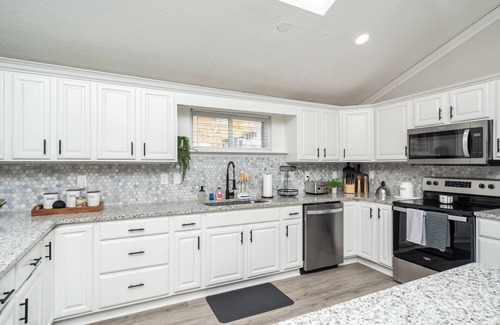 Waterloo House | ✨New to VRBO✨ Lakefront Getaway: Fire Pit ~ Dock ~ Games ~ Family & Pet Friendly