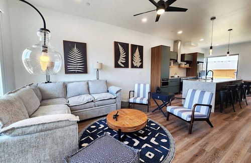 Waldport House | New Townhome! Hot Tub! Dog Friendly! Short Walk to Beach ~ Salty Knot