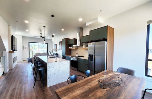 Waldport House | New Townhome! Hot Tub! Dog Friendly! Short Walk to Beach ~ Salty Knot