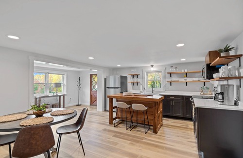 Elkton Cottage | NEW Tranquil Retreat on 42 Acres with Hot Tub, Bordering National Park, WI-FI!