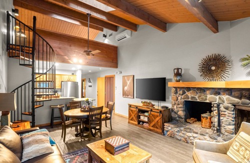 Sedona House | NEW! Tranquil Sedona Creekside Retreat!