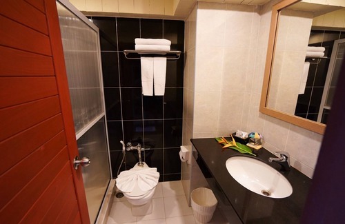 Khlong Khut Hotel | New Travel Beach Resort